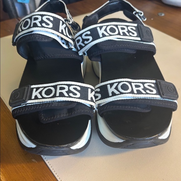 Michael Kors Black & White Platform Logo Sandals - Picture 6 of 12
